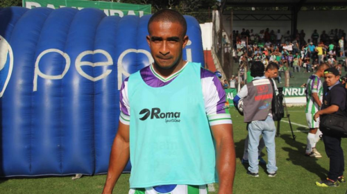 Thompson fue denunciado por publicaci&oacute;n en Facebook 