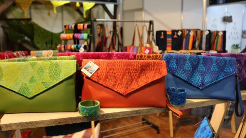 Oferta de productos hechos a mano atrae a compradores internacionales