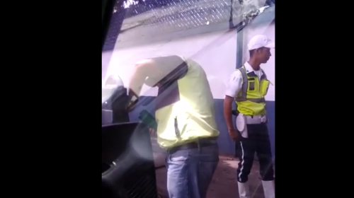 Investigan a trabajador municipal por manipular parqu&iacute;metros