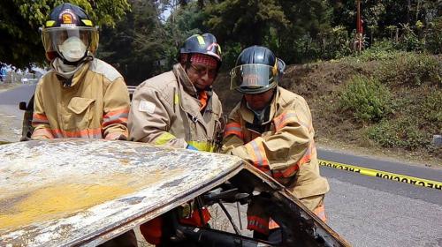Es momento de apadrinar un bombero: únete a la causa