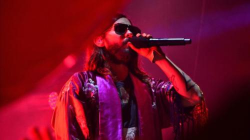 Jared Leto detiene concierto para defender a un fanático 