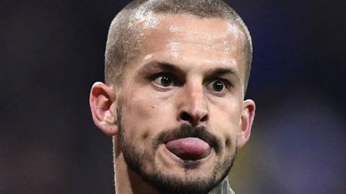 La provocación de Benedetto a jugador de River tras anotar el gol