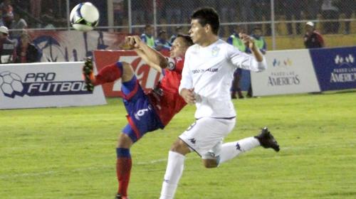 Comunicaciones sufre, pero elimina a Xela y va por el t&iacute;tulo