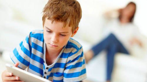 El cambio en el cerebro de los ni&ntilde;os por el tiempo ante pantallas