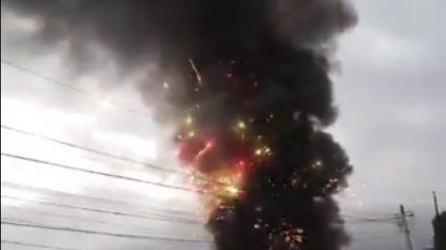 El impresionante incendio en una cohetería guatemalteca
