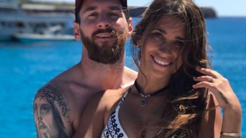 Antonella publicó una foto "íntima" de Messi y rompió las redes