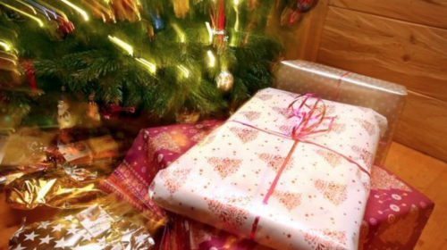 Niño llama a la policía al no recibir los regalos que pidió 