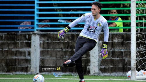 Los futbolistas guatemaltecos que se mantienen en el extranjero