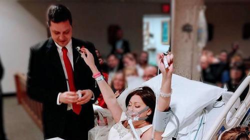 Joven enferma de cáncer muere horas después de contraer matrimonio