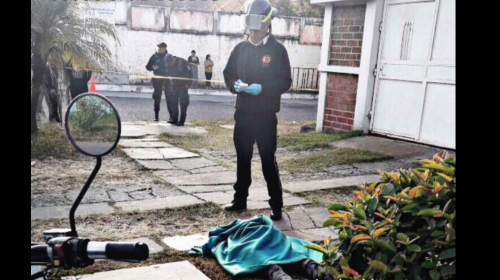C&aacute;maras de vigilancia captan al asesino de una mujer en la zona 11