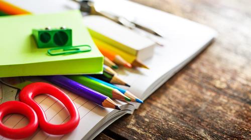 Galería La Lista reúne útiles escolares para niños guatemaltecos