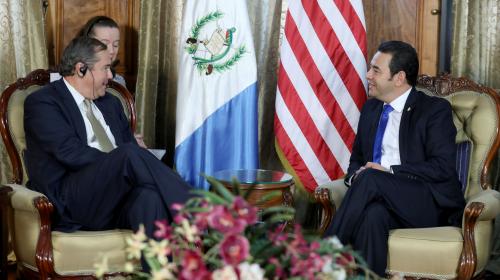 EE.UU. pide compromiso anticorrupci&oacute;n para traer inversi&oacute;n a Guatemala