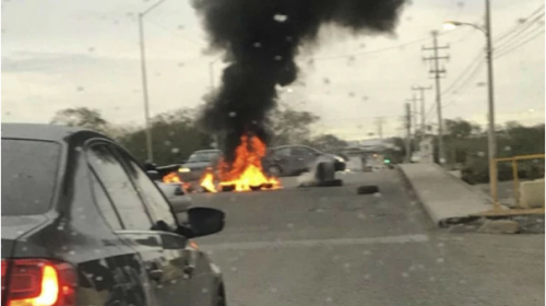 Bloqueos de carreteras y enfrentamientos tras muerte de narco mexicano