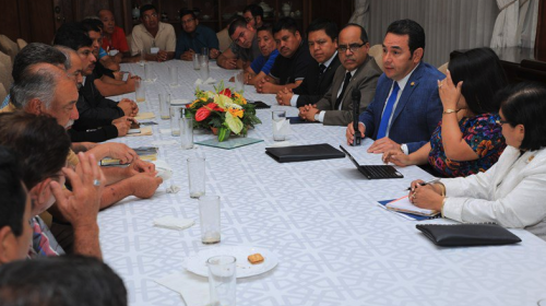 Jimmy y Joviel pactan un bono de Q2,500 para fin de año