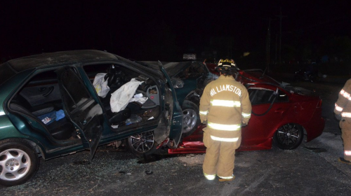 Impresionante accidente deja un fallecido y cuatro heridos