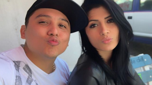 Modelo guatemalteca espera un bebé del vocalista de La Trakalosa