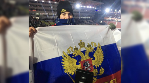 La imagen de un espectador de EE.UU. con la bandera rusa se hizo viral