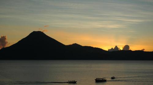 Santa Clara La Laguna cobrará a vehículos que ingresen estos productos