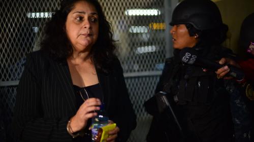 Retiran medida sustitutiva y arrestan en tribunales a Jisela Reinoso