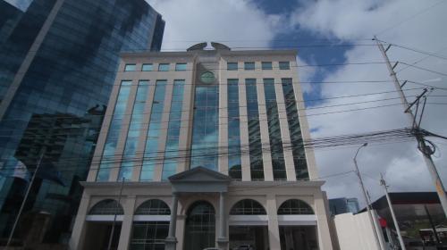 Confirman embargo de edificio vinculado a un banco y a Marllory Chacón