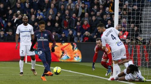 Noche mágica de Neymar: un gol espectacular y una jugada soberbia