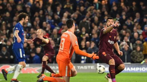 Luis Suárez dedicó el gol de Messi al árbitro y al asistente 