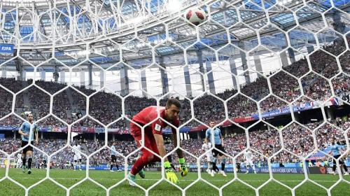 Horror del portero Muslera y Francia se encamina a las semifinales