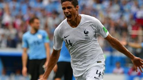 Balón parado, hermoso cabezazo y Varane ya pone a ganar a Francia