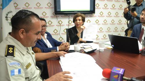 PNC corrige prohibici&oacute;n y permitir&aacute; a polic&iacute;as usar redes sociales