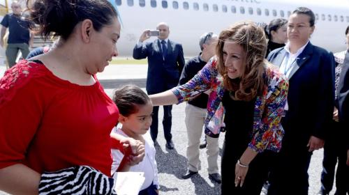Llegan a Guatemala las primeras familias de migrantes reunificadas 