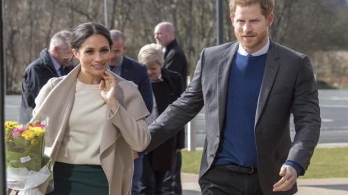 Los costosos "looks" que Meghan eligi&oacute; para una gira oficial con Harry