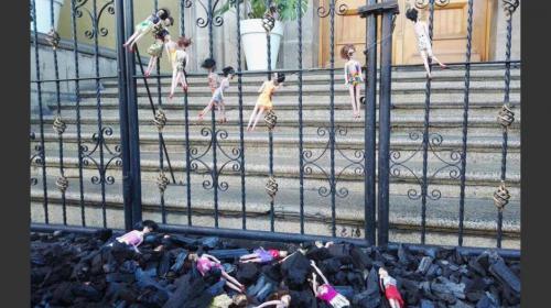 Revelan hallazgo de ni&ntilde;os enjaulados y amarrados en Hogares Seguros