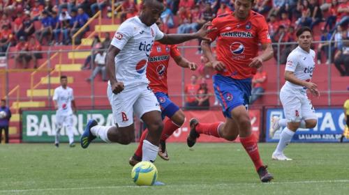 Entre abucheos Municipal gana su partido de presentaci&oacute;n