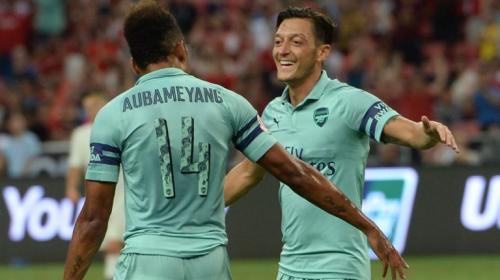 &iexcl;A tarjetazo! As&iacute; fue el extra&ntilde;o sorteo para el Arsenal contra el PSG