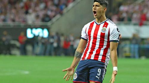 Alan Pulido presume ser mejor que CR7... en este indicador