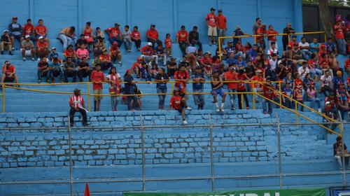 Por esta razón la porra de Municipal no ingresó al estadio