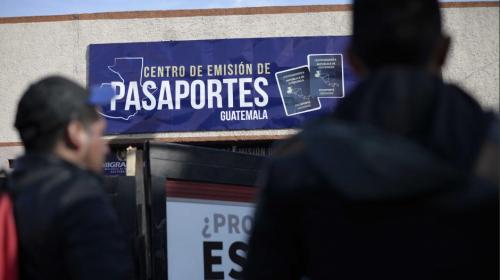 Los tr&aacute;mites del pasaporte se alargan hasta 15 d&iacute;as