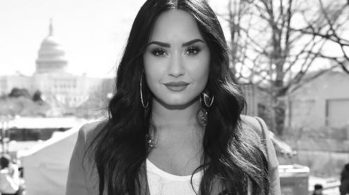 Salud de Demi Lovato no mejora, fan&aacute;ticos y amigos se preocupan