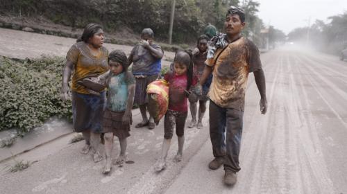 Surgen primeros centros de acopio para damnificados por erupción 