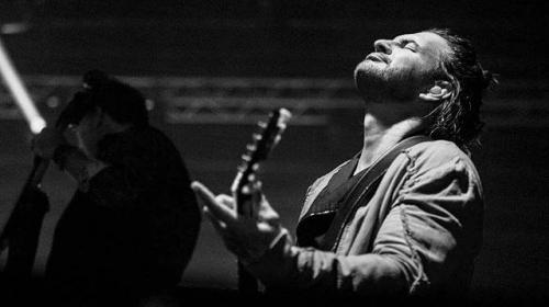 Artistas utilizan redes sociales para enviar su solidaridad al país