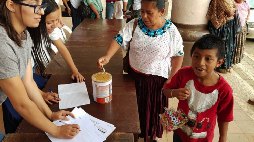 La conmovedora donación que hizo un niño vendedor de dulces