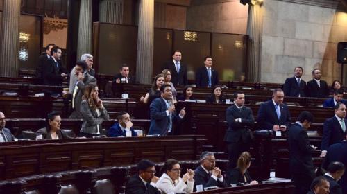 Diputados empujan iniciativa que permite de nuevo el transfuguismo