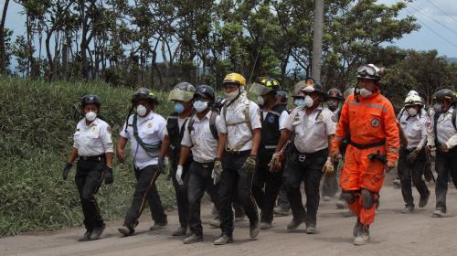 Suspenden labores de rescate en la zona cero