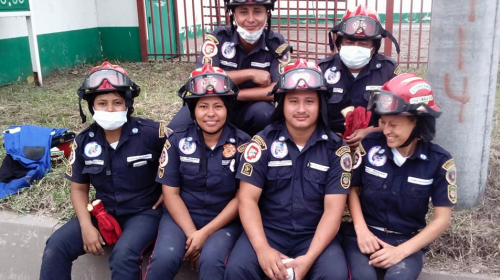 Municipalidad despide a bombera cuando realizaba trabajos de rescate