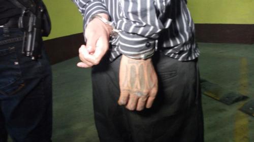 Detienen a violador en serie que operaba en las pasarelas de zona 18