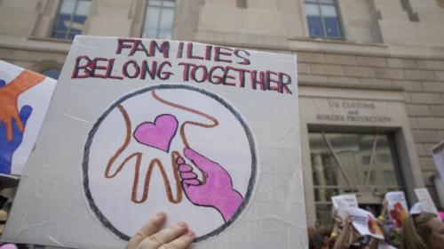 Congresistas de EE. UU. condenan la separaci&oacute;n de familias migrantes