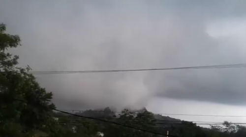 Tornado destruye iglesia evangélica en San Juan Sacatepéquez