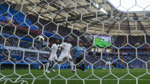 Uruguay gana por la mínima diferencia y avanza a octavos 