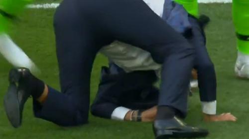 El entrenador de Brasil sufre lesi&oacute;n tras celebrar el gol