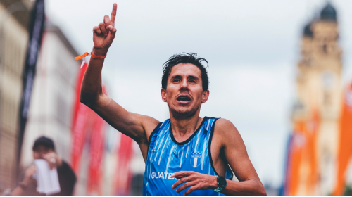 Atleta guatemalteco triunfa en Medio Maratón de Múnich